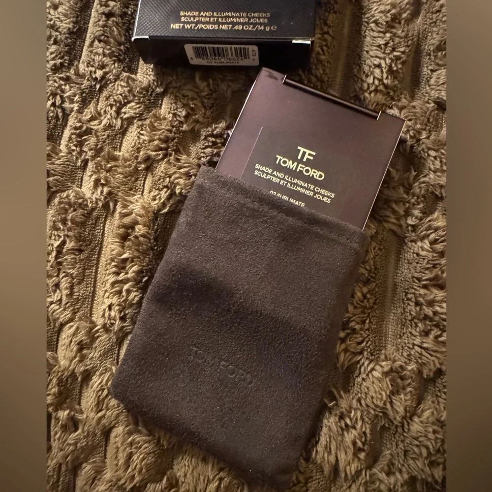TOM FORD Beauty Shade & Illuminate Cheeks Palette - Picture 8 of 8